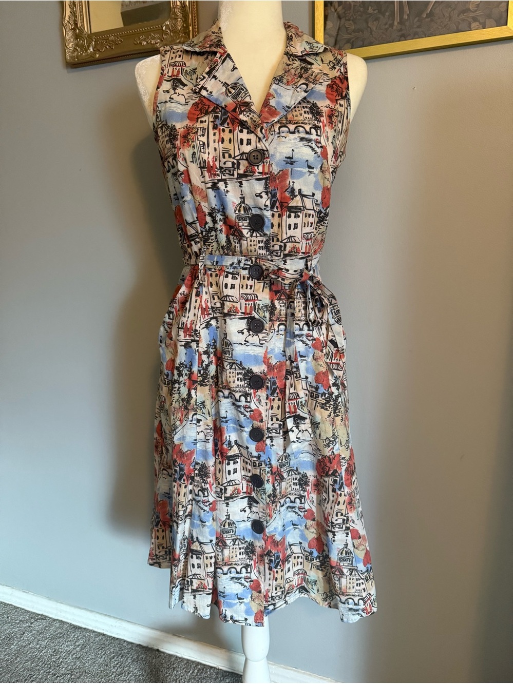 1950s Vintage-Inspired Sleeveless european cityscape Shirt Dress